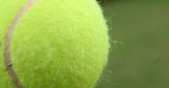 Hvordan kommer man i gang med at spille padel tennis?