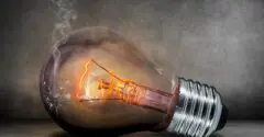 Hvordan opstår lys?
