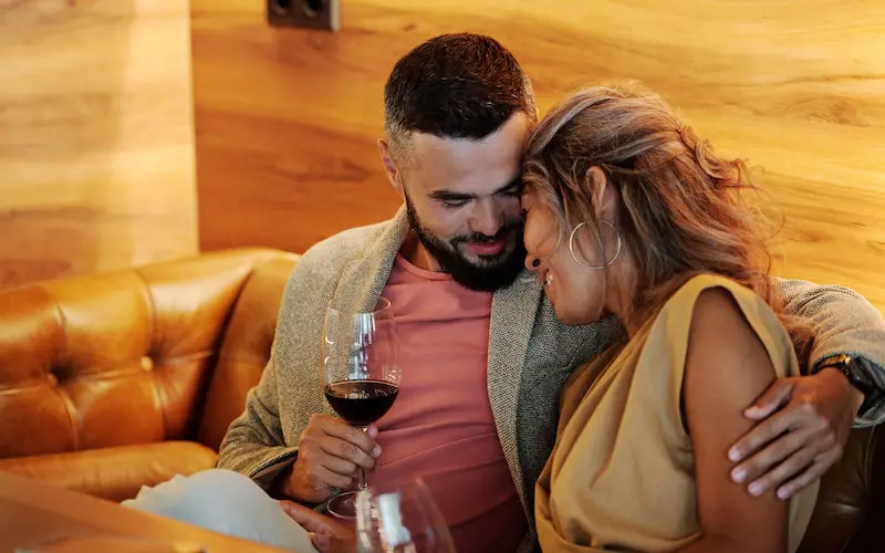 Hvordan man sikrer sig en vellykket første date fra et online dating site